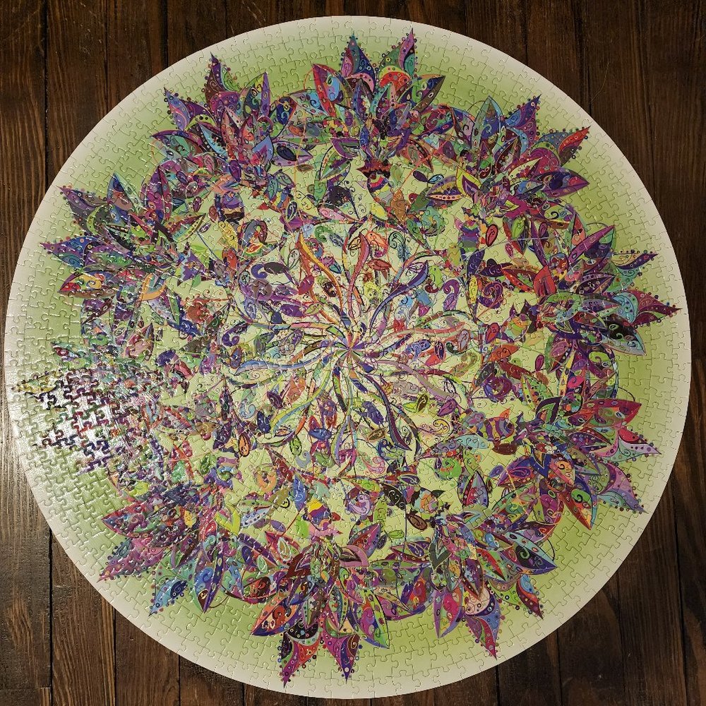 1000 piece round puzzle. Magic Tree of Life.